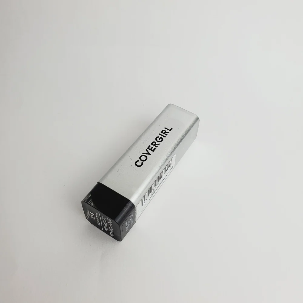 Covergirl full Metallic lipstick shade 555